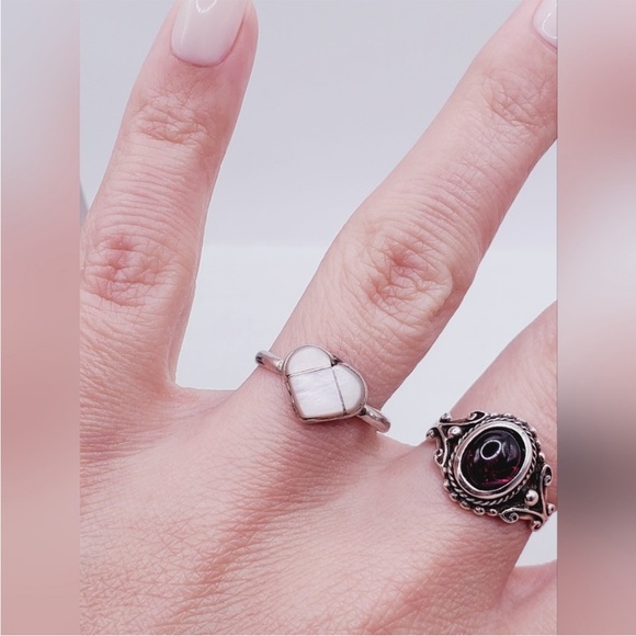 Mother Of Pearl 925 Sterling Silver Heart Ring - Picture 3 of 5